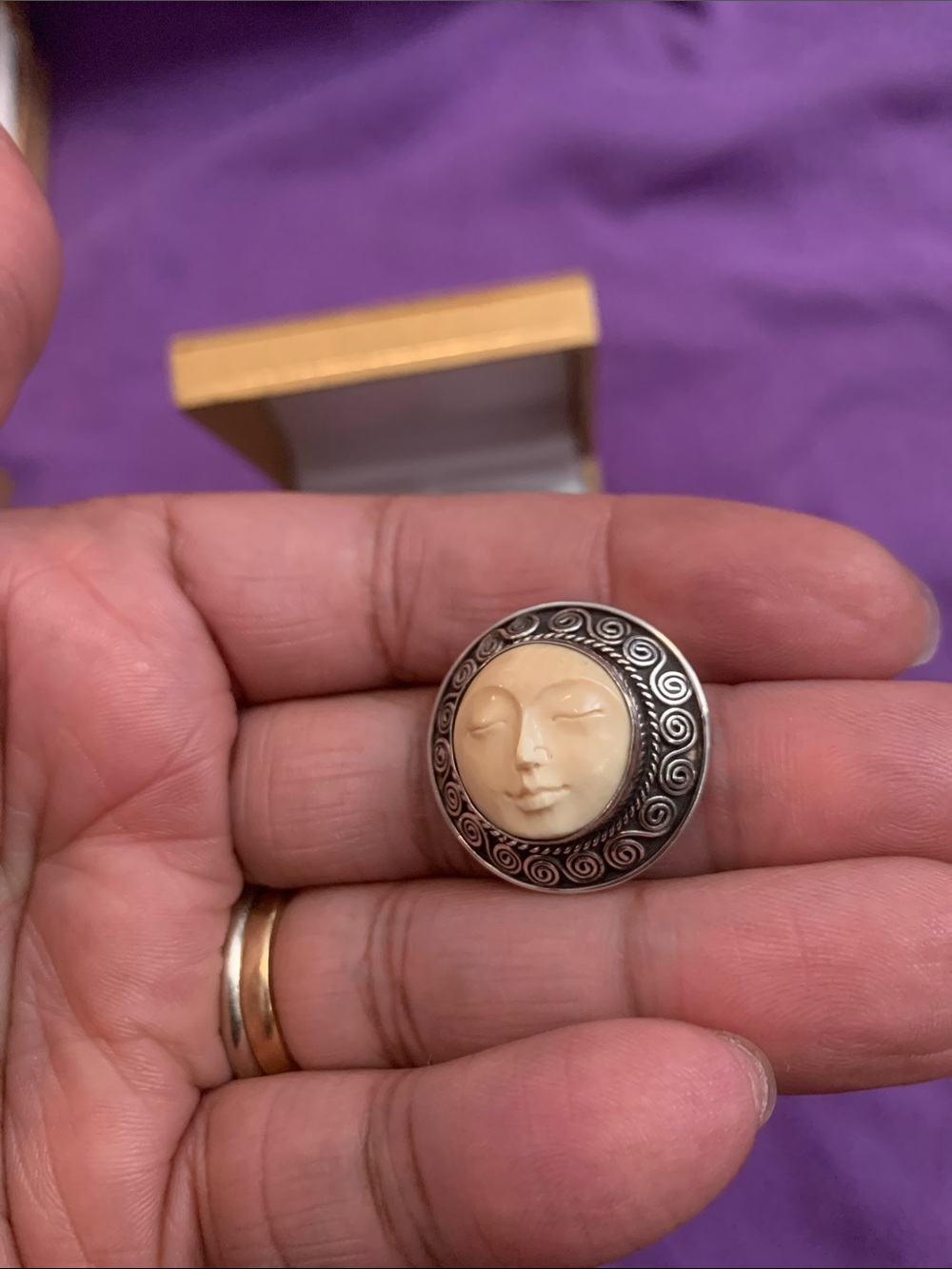Vintage Korite Sleepong Moon Face Pendant Mammoth 925 - Picture 5 of 5